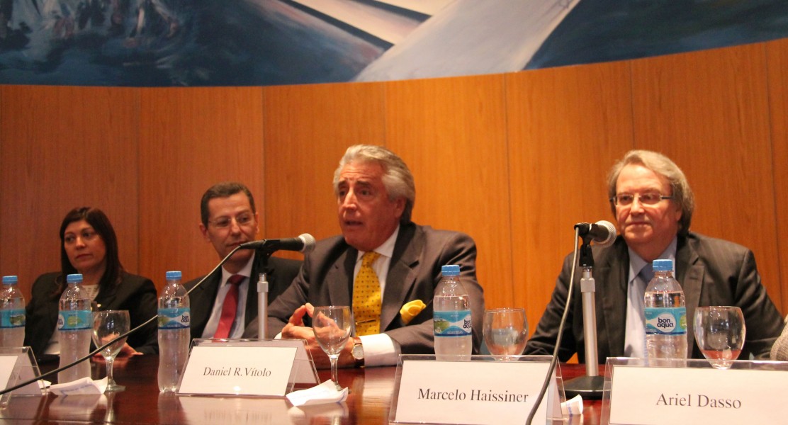 Alejandra N. Tevez, Héctor O. Chomer, Daniel Vítolo y Marcelo Haissiner
