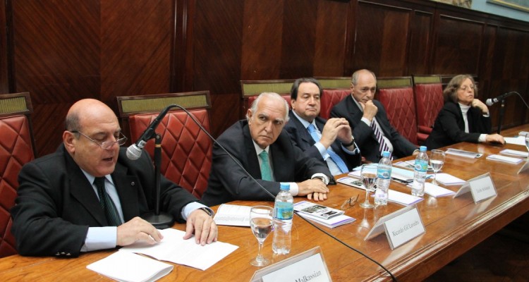  Roberto Malkassian, Ricardo Gil Lavedra, León C. Arslanian, E. Raúl Zaffaroni y Nélida Boulgourdjian