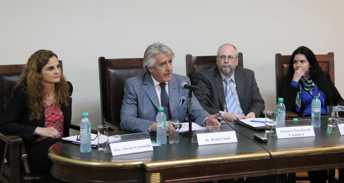 Silvia E. Coronello, Daniel R. Vtolo, Gustavo Naveira de Casanova y Anah F. Prez