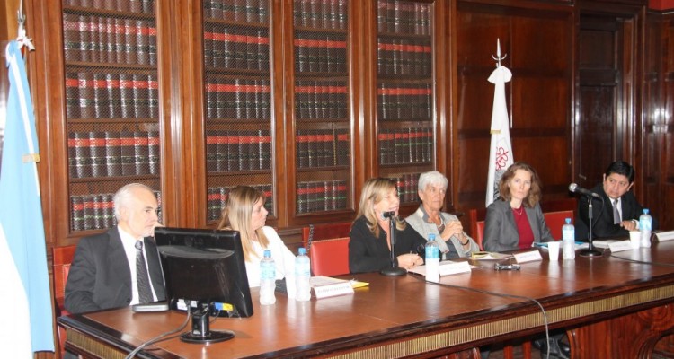 Luis Lozano, Patricia Klentak, Marcela Basterra, Mnica Pinto, Florence Bauer y Gustavo Moreno
