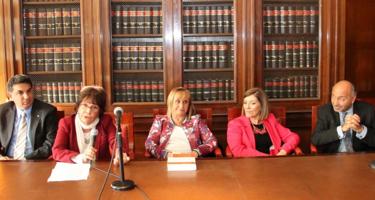 Alejandro Gmez, Lily R. Flah, Miriam Smayevsky, Marcela A. Penna y Jos B. Fajre