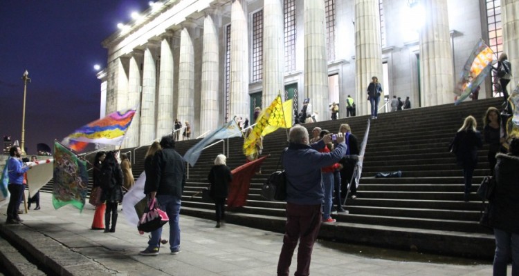 Banderas en conmemoracin de los 200 aos de la enseanza del Derecho en Buenos Aires