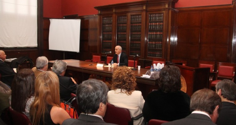 Guido S. Tawil durante la inauguracin de la jornada. 