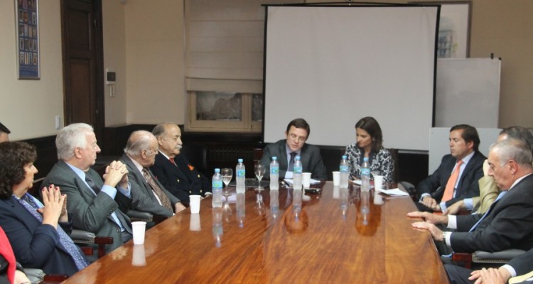 Presentacin del libro <i>Derecho constitucional financiero y tributario local en homenaje al profesor emrito doctor Jos Osvaldo Cass y al doctor Enrique Bulit Goi</i>