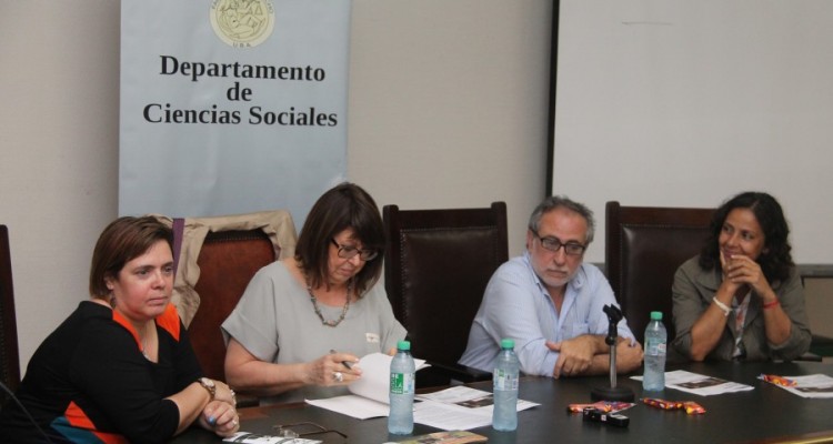 Mara de las Victorias Gonzlez Silvano, Paula Gonzlez Ciccia, Sergio Moragues y Clara Correa