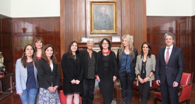 La relatora de las Naciones Unidas sobre la Violencia contra la mujer visit la Facultad