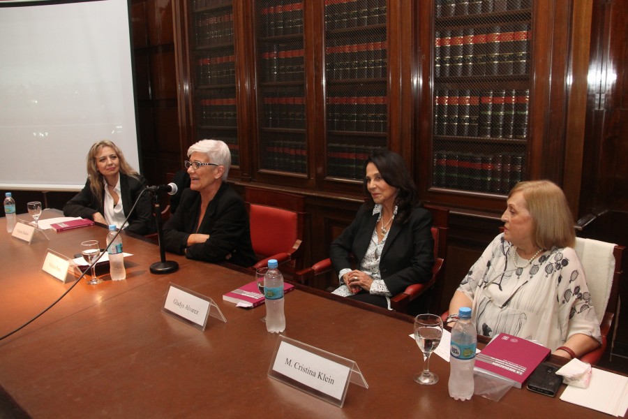 Virginia Badino, Mnica Pinto, Gladys lvarez y Mara Cristina Klein