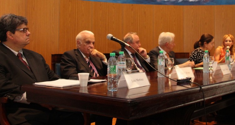 Luis Martnez, Julio C. Rivera, Roque J. Caivano, Claus Von Wobeser, Ana Serra E. Moura y Vernica Sandler