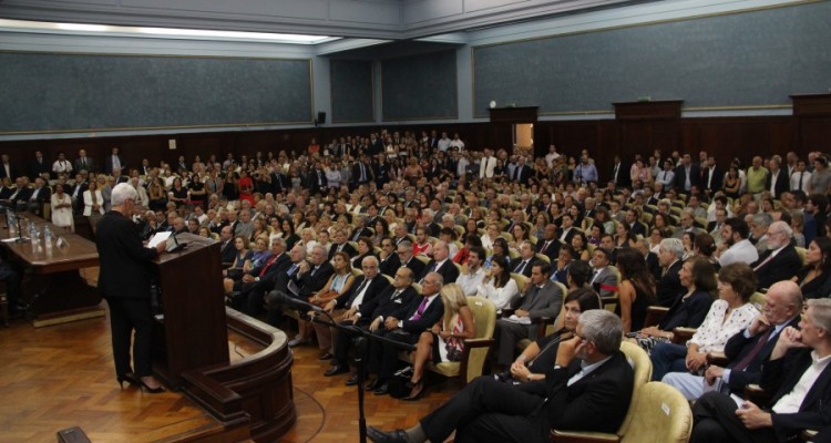 Alberto J. Bueres asumi como decano de la Facultad para el perodo 2018-2022