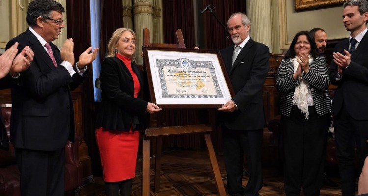 El profesor Marcos M. Córdoba fue distinguido por el Senado con la mención de honor “Senador Domingo F. Sarmiento”