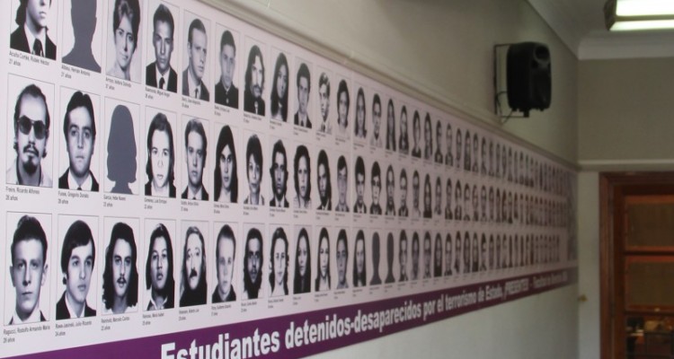 Homenaje a los estudiantes de la Facultad de Derecho detenidos-desaparecidos a 42 aos del golpe de Estado