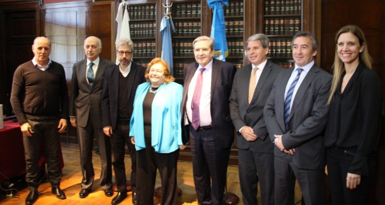 Alejandro Amor, Eduardo Ezequiel Casal, Horacio Corti, Stella Maris Martnez, Alberto J. Bueres, Gabriel Astarloa, Santiago Otamendi y Yael Bendel