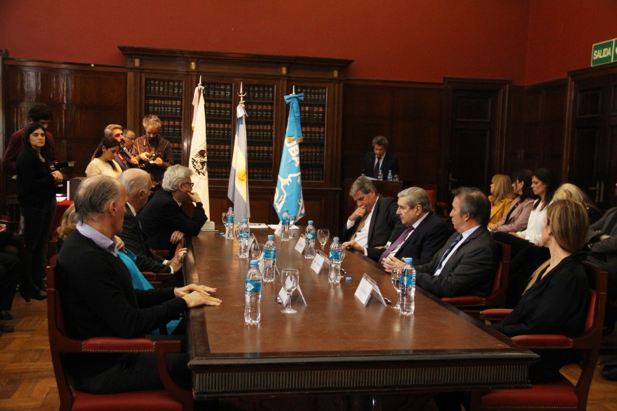 La Facultad firm una carta compromiso junto a representantes de distintos organismos estatales para conformar la Red de Prestadores Jurdicos de la Ciudad Autnoma de Buenos Aires