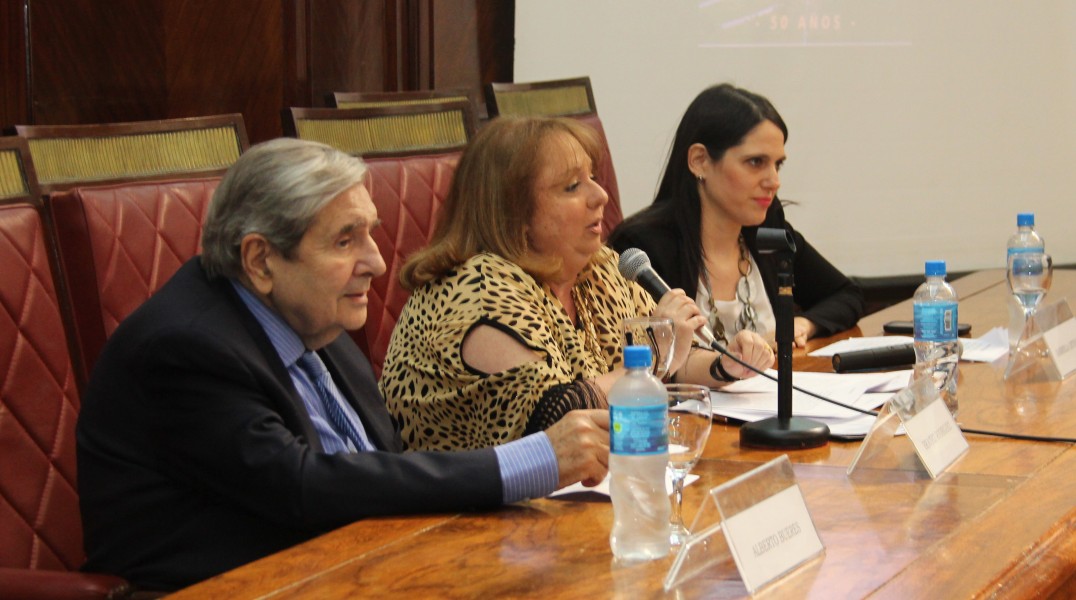 Alberto J. Bueres, Beatriz Rodriguez y Gabriela Urthiague