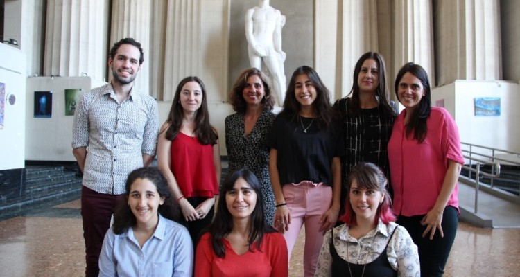 Arriba: Manuel Moreno, Natalia Gendelman, Eleonora Fernndez, Camila Estella, Mara de los ngeles Salomn y Gabriela Urthiague Abajo: Macarena Villasegura, Fiorella Carbone y Roco Llobet