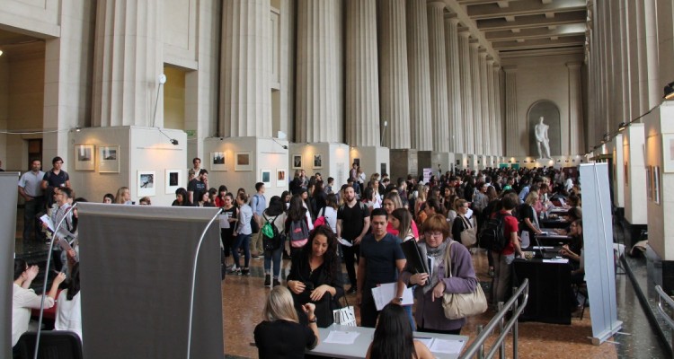 Gran participacin de estudiantes y graduados en la Feria de Empleos 2019