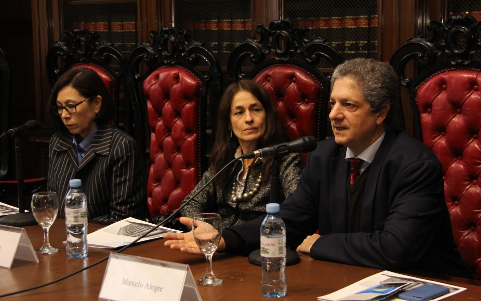  Anna Kazumi, Laura Pautassi y Marcelo Alegre