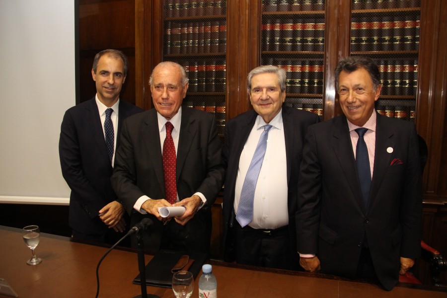 Mariano Genovesi, Jorge R. Vanossi, Alberto Bueres y Alberto R. Dalla Via