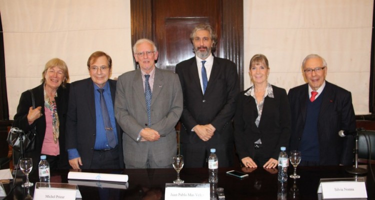 Entrega del doctorado honoris causa de la UBA al profesor Michel Prieur