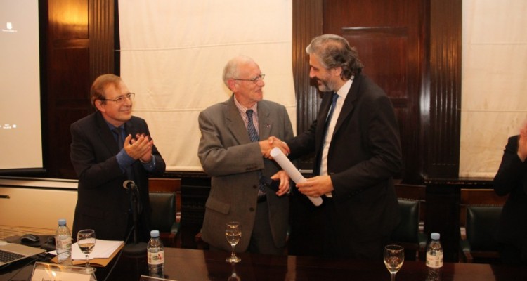 Entrega del doctorado honoris causa de la UBA al profesor Michel Prieur