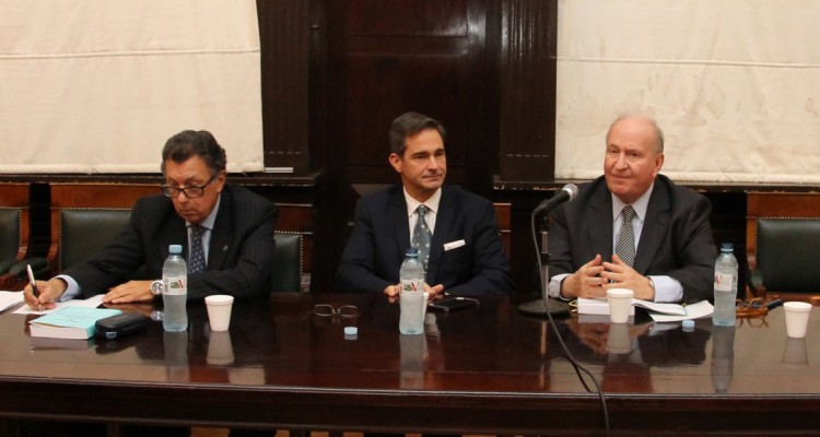 Alberto R. Dalla Va, Pablo L. Manili y Daniel A. Sabsay