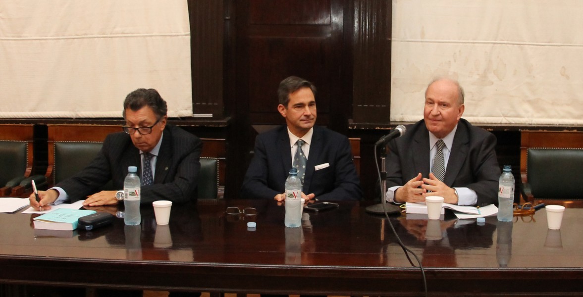 Alberto R. Dalla Va, Pablo L. Manili y Daniel A. Sabsay