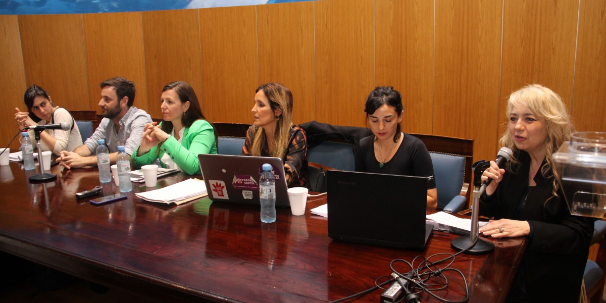 Malena Derdoy, Nicols J. Papala, Natalia Figueroa, Genoveva Cardinali, Mara Beln Dileo y Virginia Badino