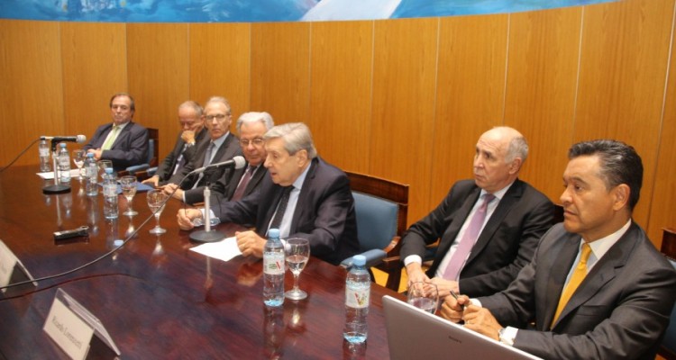 Marcelo Gebhardt, Ricardo Alonso Garca, Carlos Rosenkrantz, Alberto Barbieri, Alberto J. Bueres, Ricardo Lorenzetti y Ral Contreras Bustamante