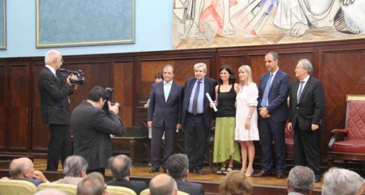 Acto de entrega de diplomas a los/as profesores designados en los ltimos meses