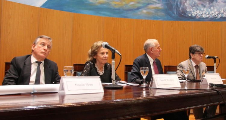 Douglas Elespe, Inés Weinberg, Merritt Fox y Juan Vicente Sola