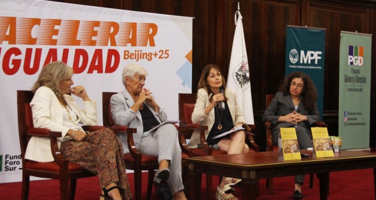 Cristina Arranz, Mónica Pinto, Laura Pautassi y Mary Beloff