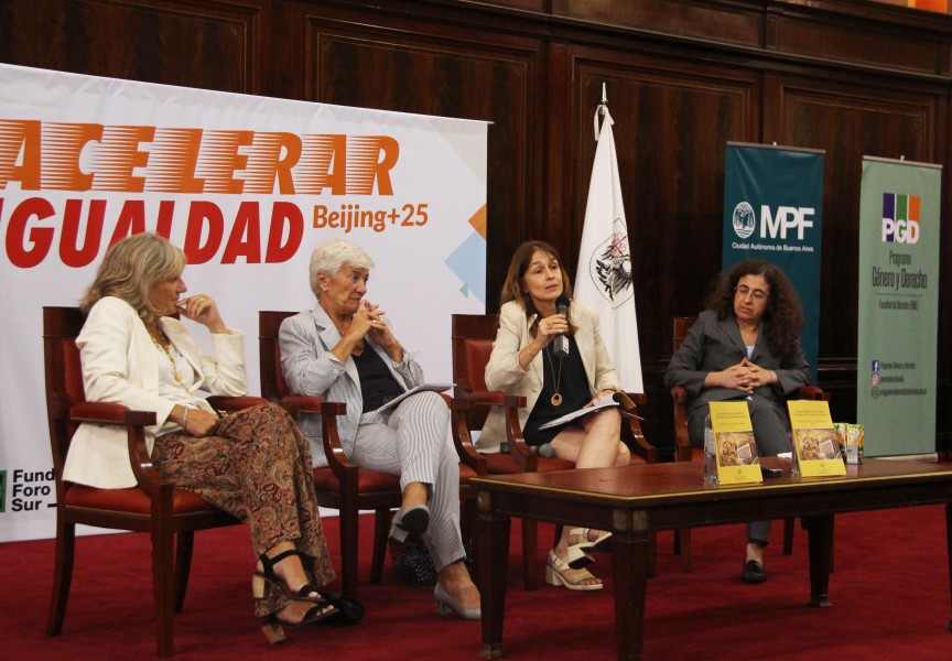 Cristina Arranz, Mnica Pinto, Laura Pautassi y Mary Beloff