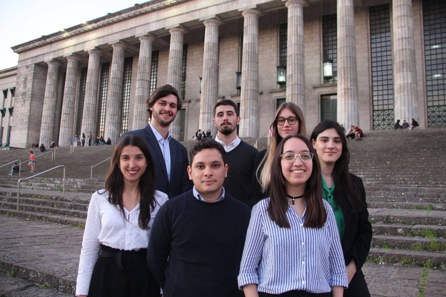 Epgrafe: Arriba: Fernando Riva de Quesada, Pedro Grijalba Marsans y Catalina Aguirre Jones. Abajo: Mara Laura Pessarini, Carolina Carla Catanzano, Julin Rivainera y Josefina del Rosario Lago