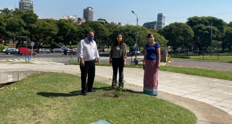 Oscar Zoppi, Valeria Thus y Lorena Castao