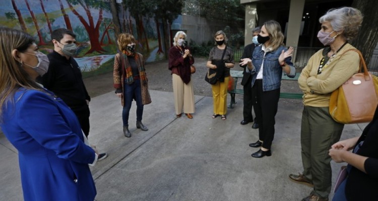 El taller de muralismo de la Facultad realiz una obra por los 200 aos de la UBA