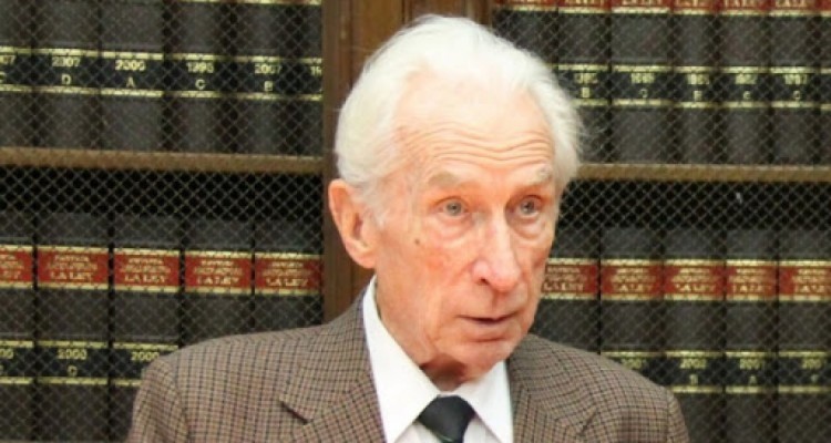 Bulygin escribió, junto a Carlos Alchourrón, Sistemas normativos (1971), uno de los libros más importantes en la filosofía del derecho del siglo XX.