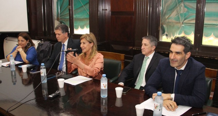 Mara Laura Peluffo, Flix Lonigro, Marcela I. Basterra, Adrin Ventura y Christian Cao