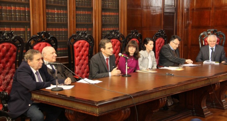 Edgardo Costa, Mario Justo Lpez, Pablo Manili, Luciana Scotti, Viviana Albertus, Miguel Deluca y Jorge Bercholc