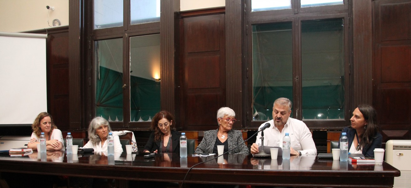 Malena Silveyra, Graciela Daleo, Fabiana Rousseaux, Mnica Pinto, Marcelo Raffin y Valeria Thus