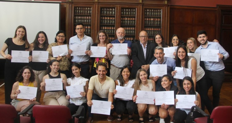 Acto de entrega de diplomas a estudiantes del programa UBA en Accin 