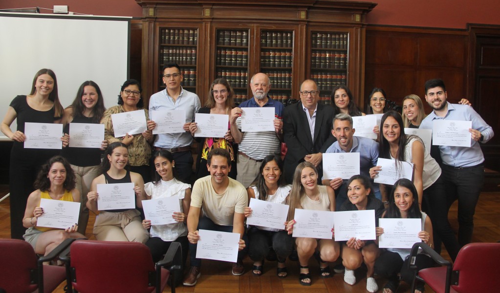 Acto de entrega de diplomas a estudiantes del programa UBA en Accin 