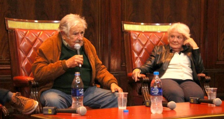 Pepe Mujica y Lucía Topolansky
