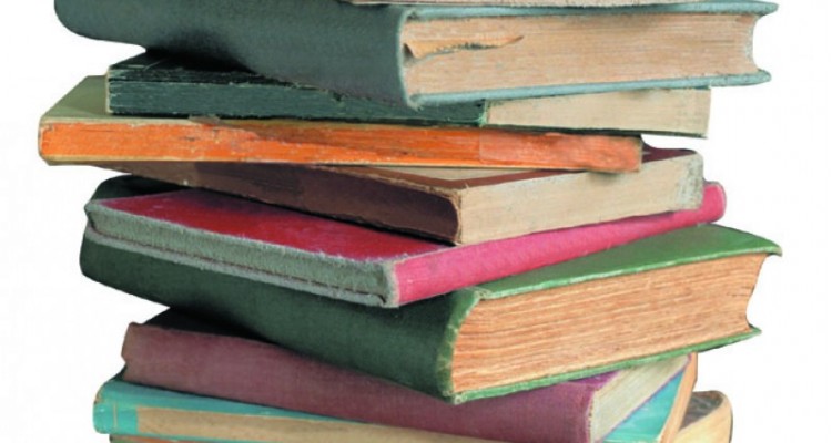 Donacin de libros a la Facultad por parte de la Unin Latina