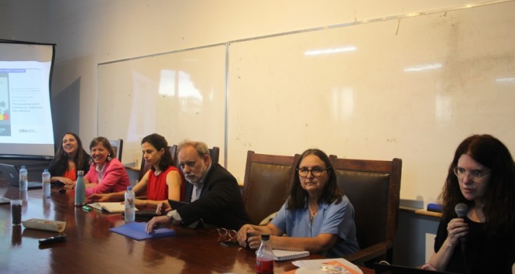 Valeria Thus, Natalia de la Torre, Leticia Vita, Guillermo Treacy, Nancy Cardinaux y Laura Clrico