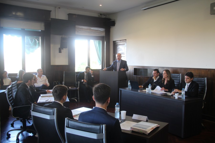 Sesiones abiertas de los equipos que representarn a la Facultad en la Competencia de Arbitraje Internacional de Inversin y Willem C. Vis