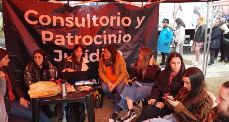 El Consultorio y Patrocinio Jurdico de la Facultad brind asistencia legal gratuita en el Barrio Samor de la Comuna 