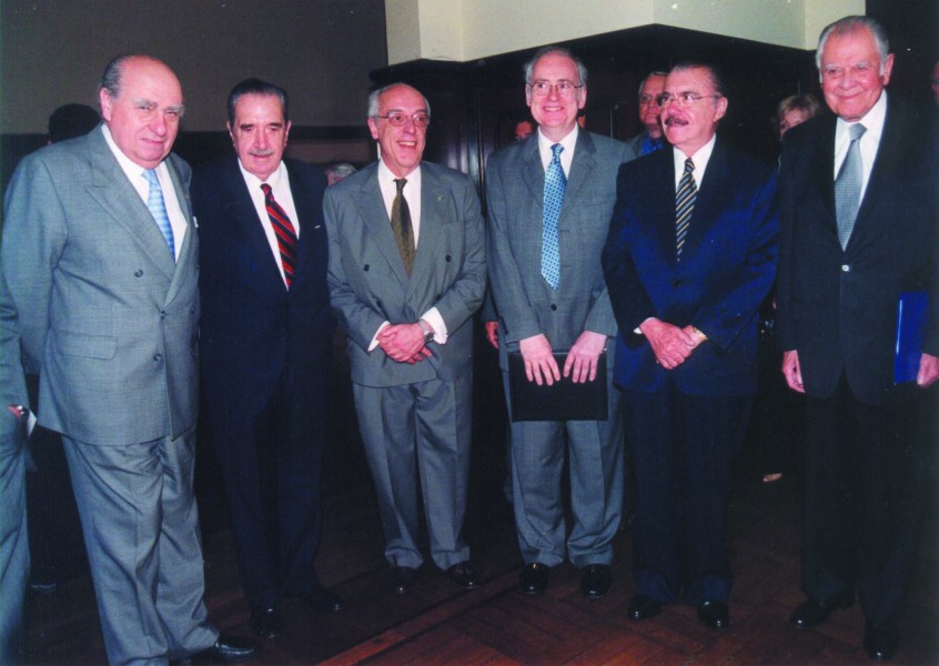 Julio Mara Sanguinetti, Ral Alfonsn, Atilio Alterini, Guillermo Jaim Etcheverry, Jos Sarney y Patricio Aylwin