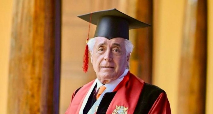 El profesor Daniel Roque Vtolo fue investido con el ttulo de Doctor <i>Honoris</i> Causa por la Universidad Nacional Mayor de San Marcos de la Repblica del Per
