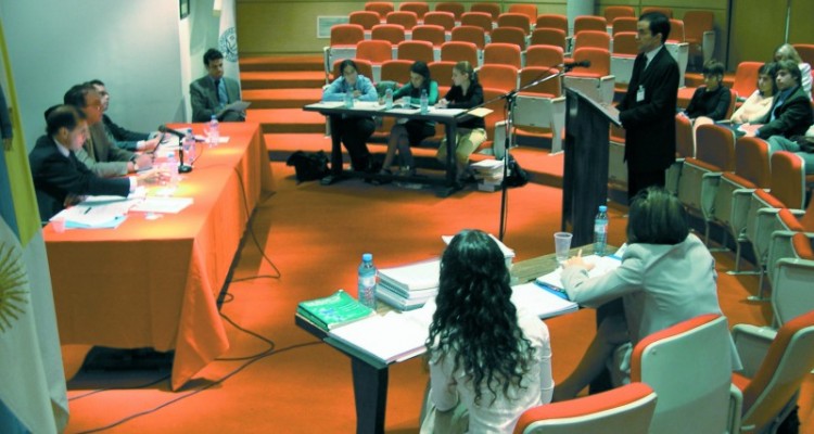 xito nacional del Equipo de la Facultad de Derecho de la Universidad de Buenos Aires en la edicin 2004 de la competencia de Derecho Internacional Philip C. Jessup