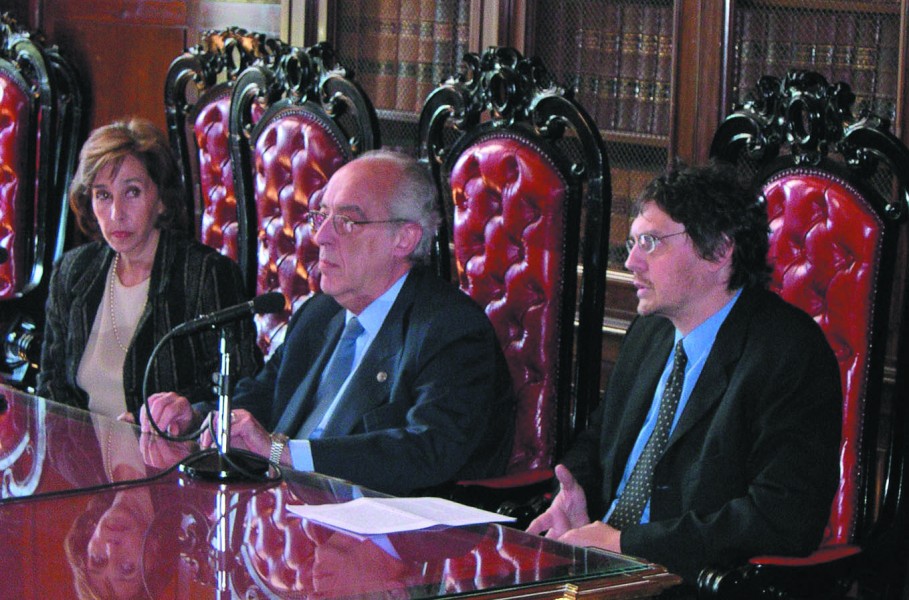 Marta Oyhanarte, Atilio Alterini y Felipe Pigna 